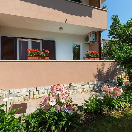 Apartment Nerina Porec Exterior photo